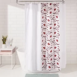 Folk Floral Print Shower Curtain - Room Essentialsā¢